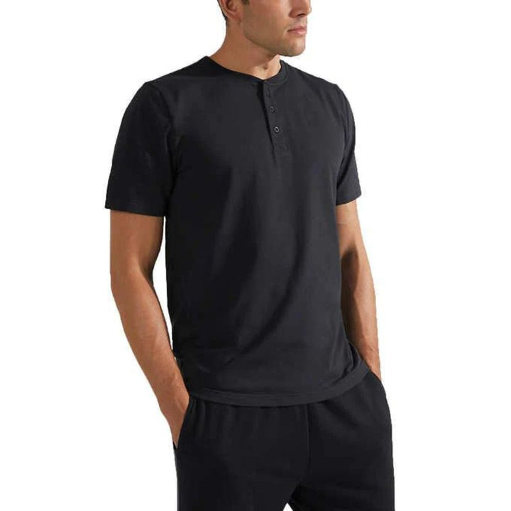 Kenneth Cole T-Shirt
