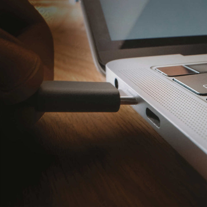 CAT - Démarreur portatif pour véhicules 1750A