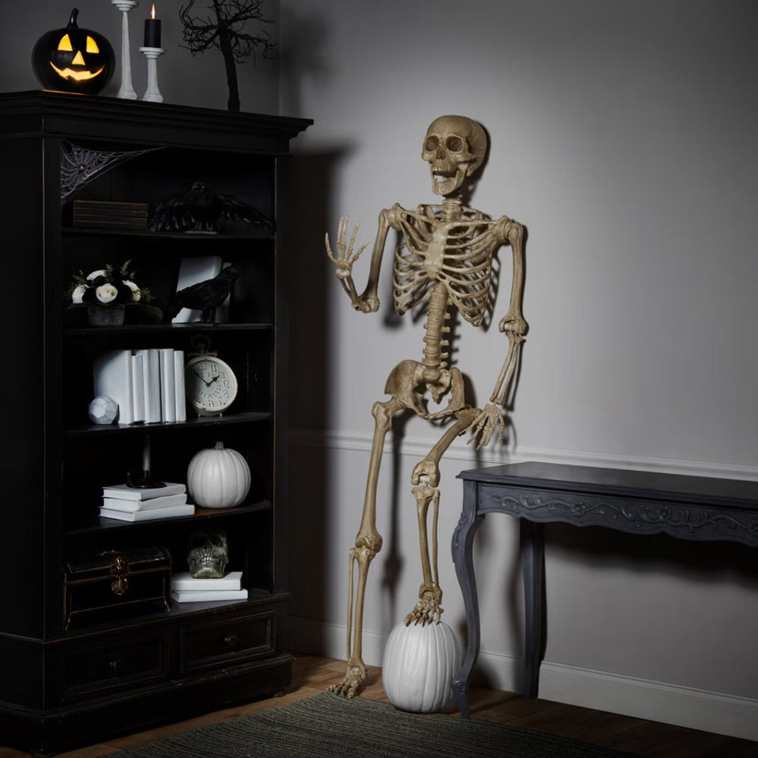 2.1 m (7 ft) Halloween articulated skeleton