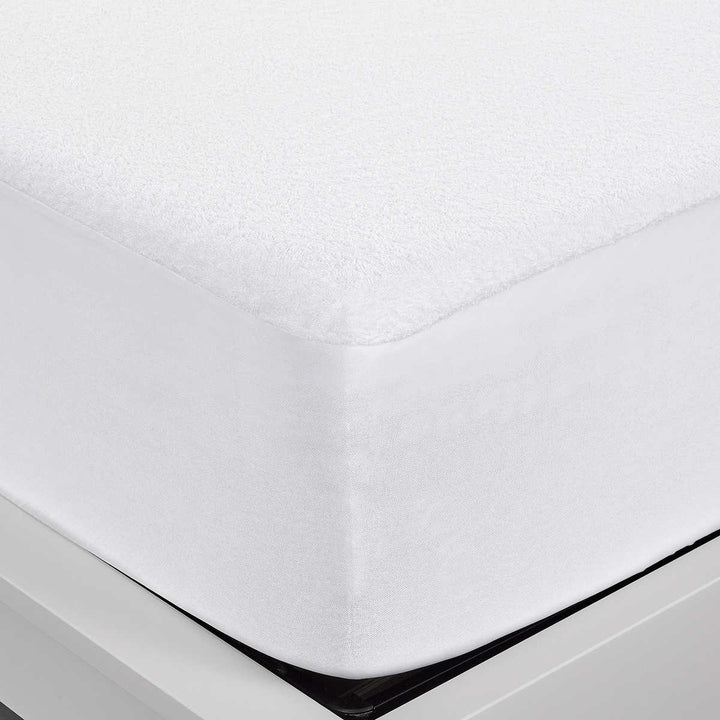 Protect a Bed – Mattress protector and 2 pillow protector set
